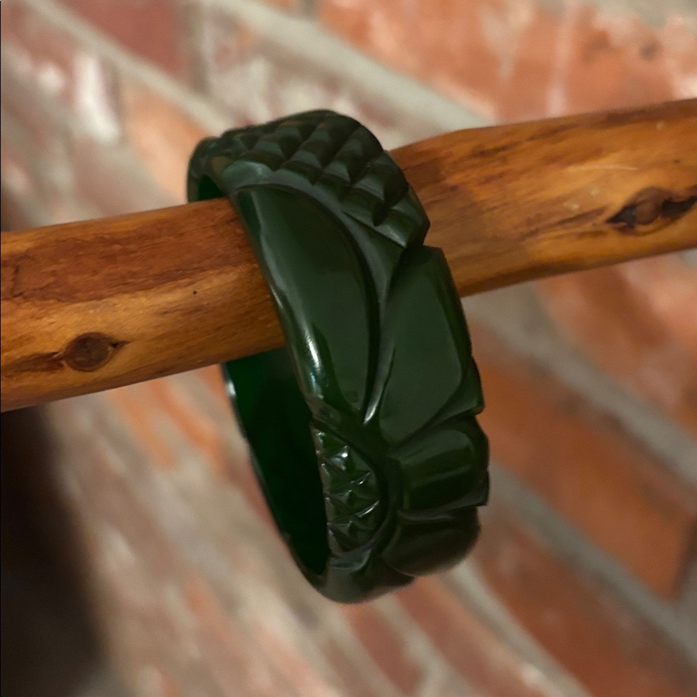 Vintage bakelite bangle